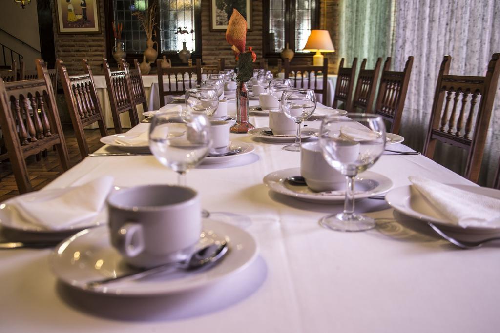 Hospedium Hotel Juan II Toro Ngoại thất bức ảnh