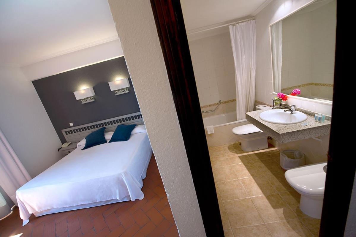 Hospedium Hotel Juan II Toro Ngoại thất bức ảnh