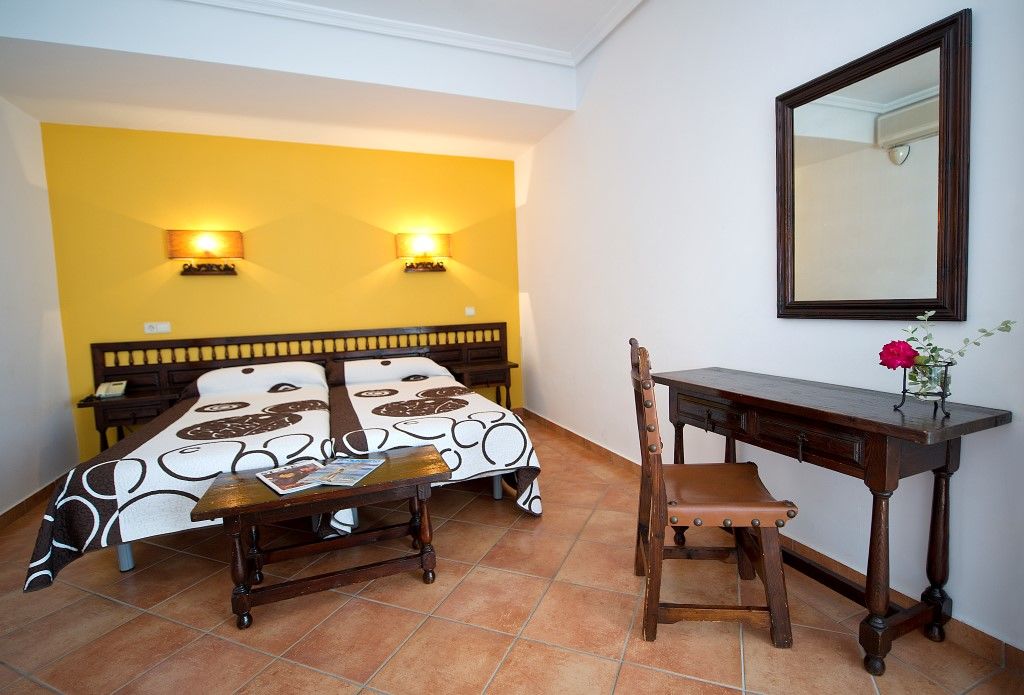 Hospedium Hotel Juan II Toro Ngoại thất bức ảnh