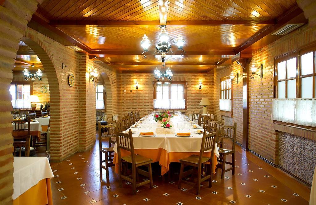 Hospedium Hotel Juan II Toro Ngoại thất bức ảnh